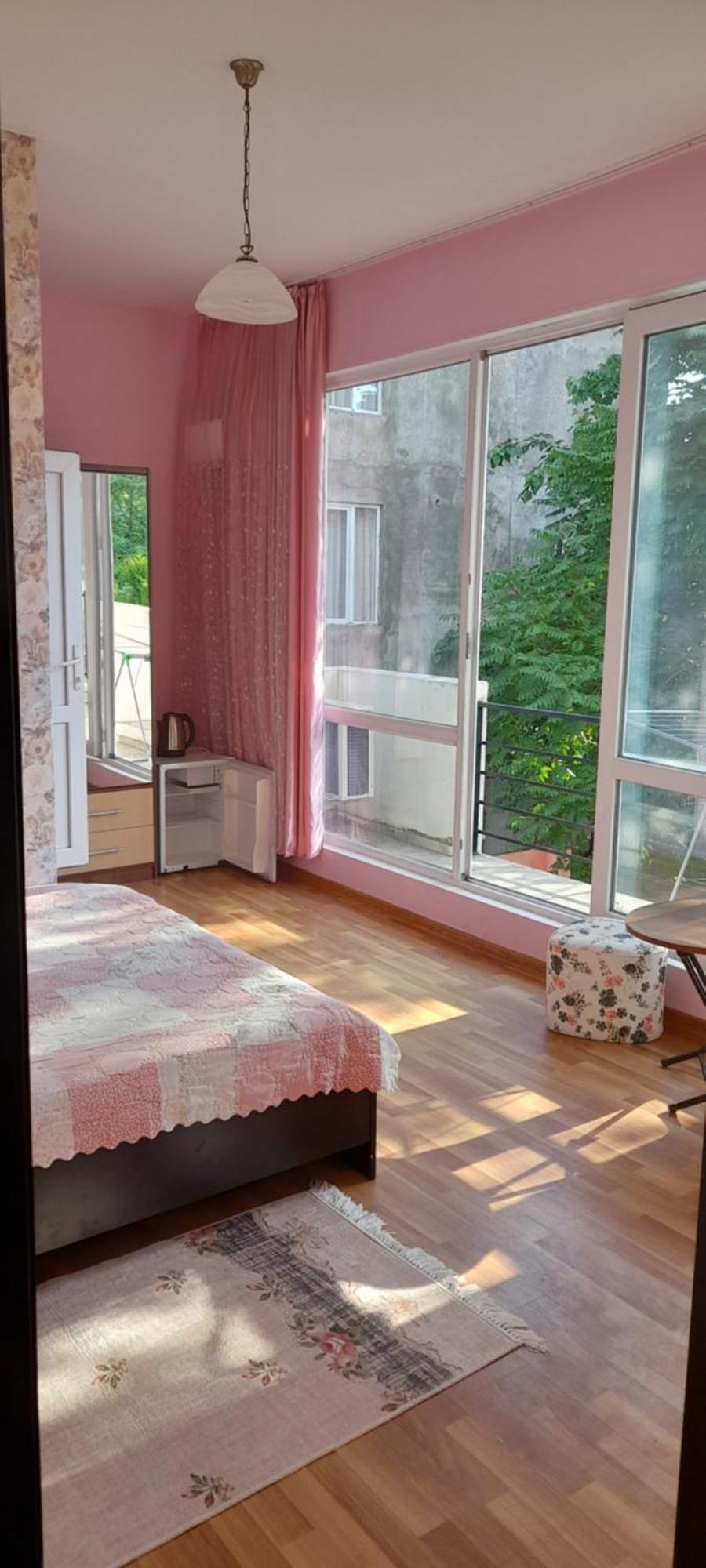 Lily Pearls Inn 코불레티 외부 사진